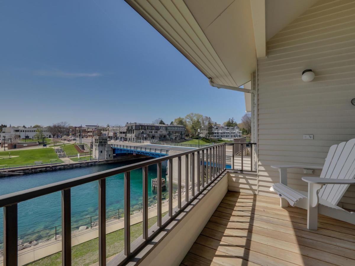 359 Edgewater Inn Charlevoix Eksteriør billede